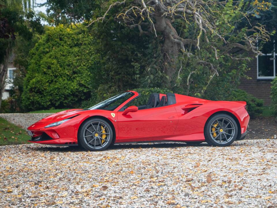 Bild 9/43 von Ferrari F8 Spider (2020)