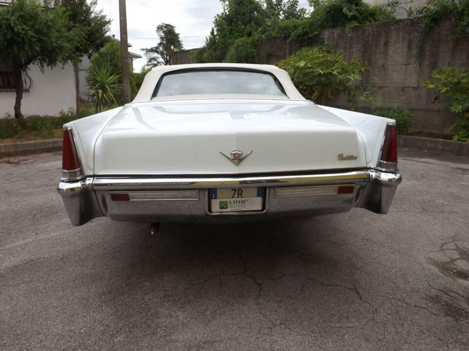 Immagine 10/50 di Cadillac DeVille Convertible (1969)
