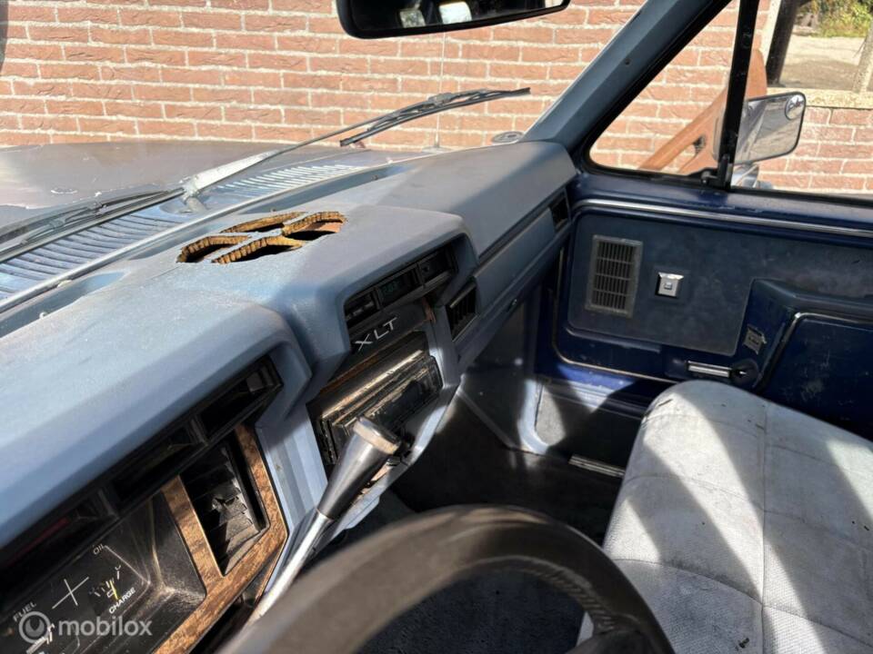Bild 36/41 von Ford F-250 (1986)