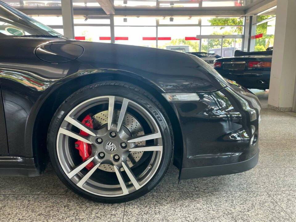 Immagine 7/17 di Porsche 911 Turbo (2010)