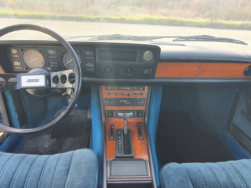 Bild 22/43 von FIAT 130 / 3200 (1975)