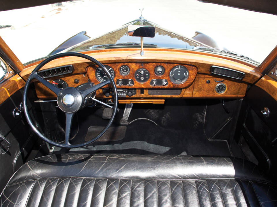 Image 13/18 of Rolls-Royce Silver Cloud II (1961)