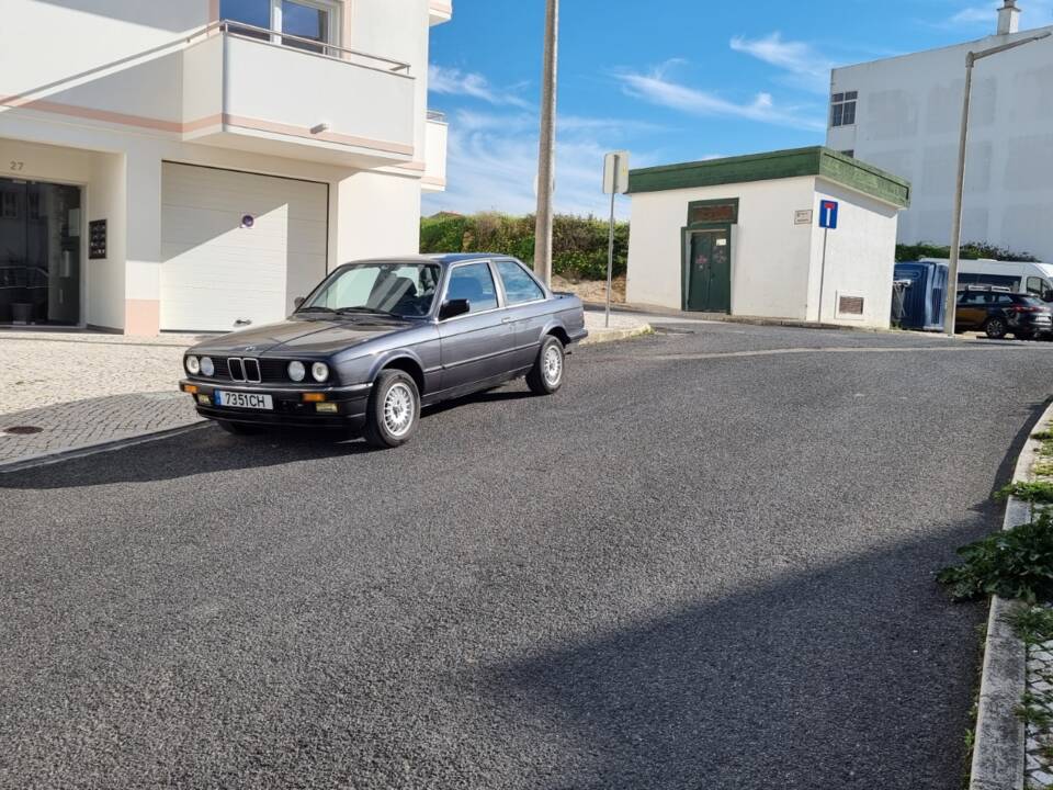 Image 43/100 of BMW 323i (1984)