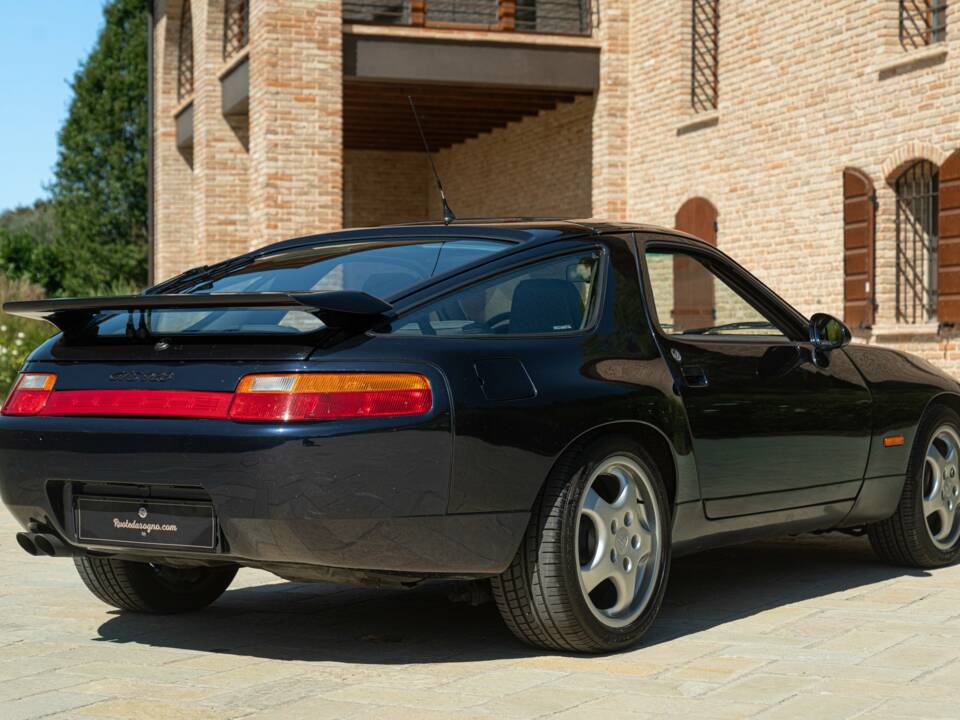 Image 9/50 of Porsche 928 GTS (1992)