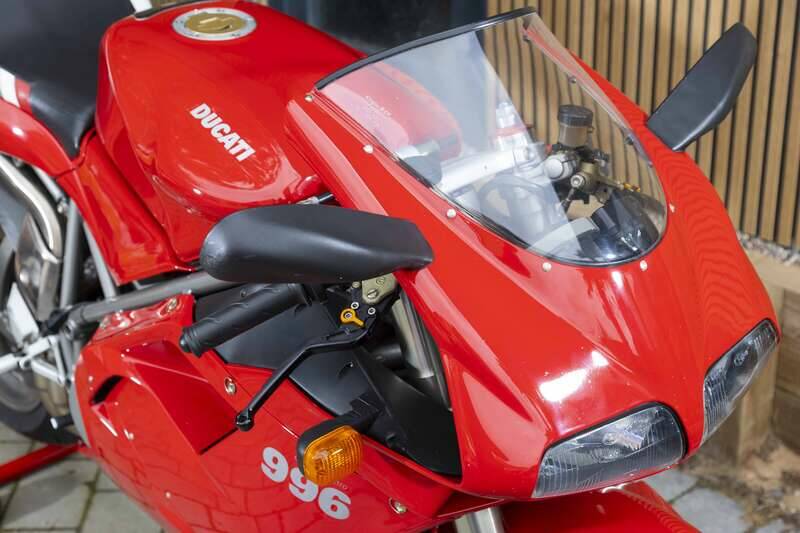 Bild 33/42 von Ducati 996 (2001)