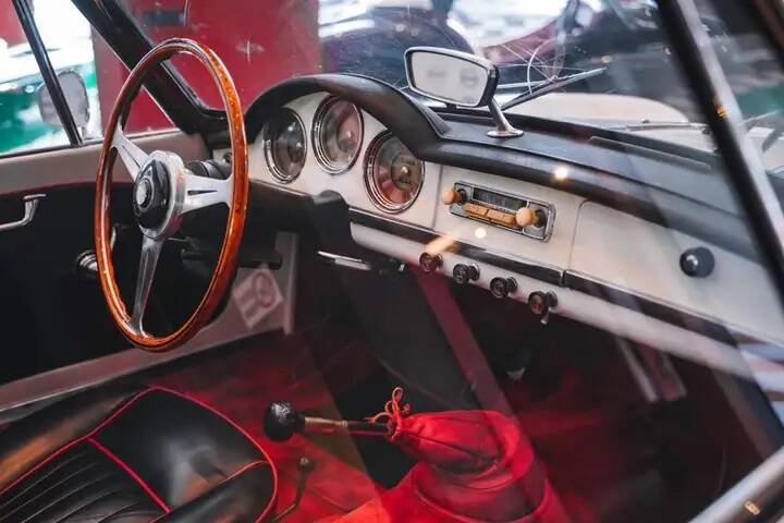 Immagine 7/13 di Alfa Romeo Giulietta Spider (1961)