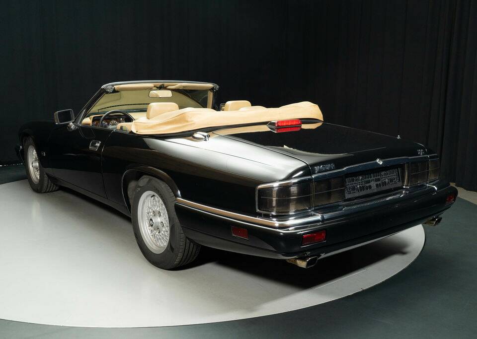 Image 6/8 of Jaguar XJS 4.0 (1994)