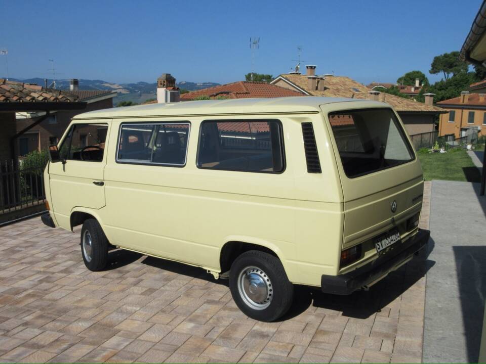 Image 6/40 of Volkswagen T3 Caravelle 2.0 (1987)