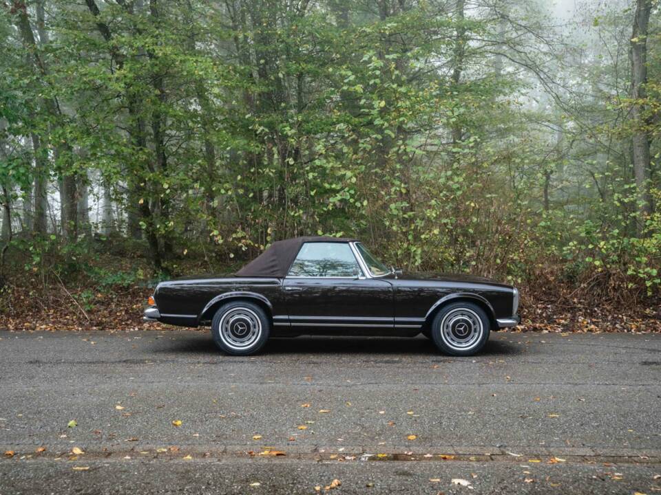 Image 6/28 of Mercedes-Benz 280 SL (1971)
