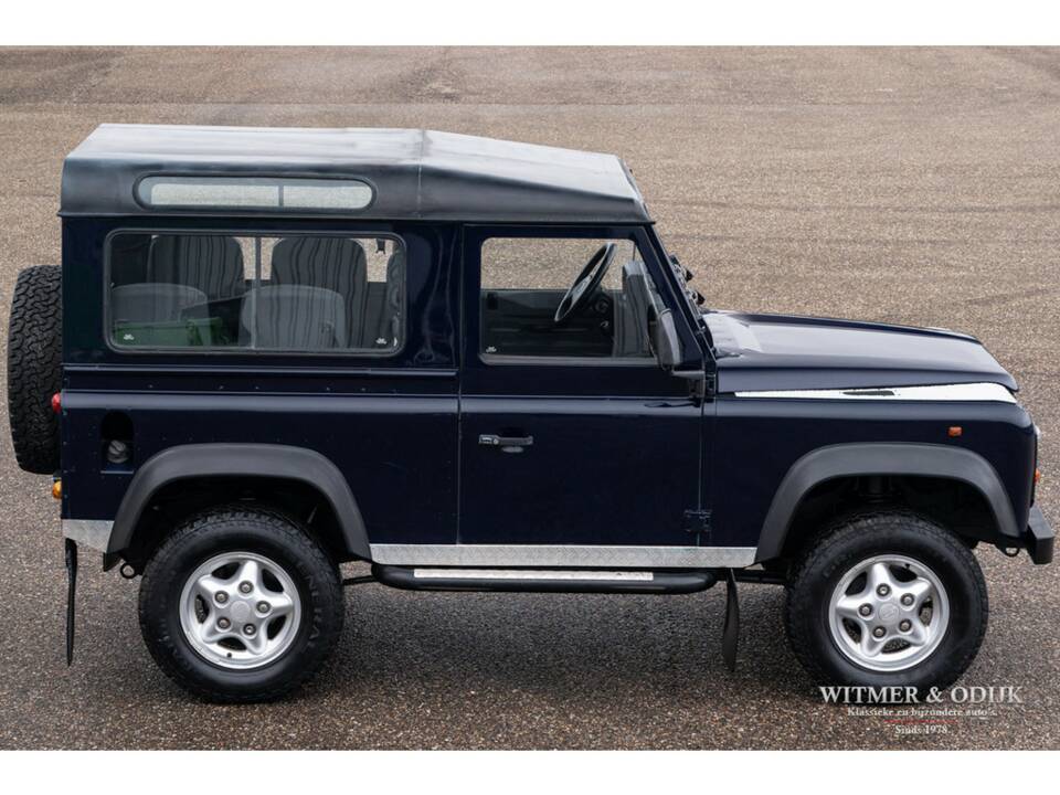 Bild 19/27 von Land Rover Defender 90 (1998)