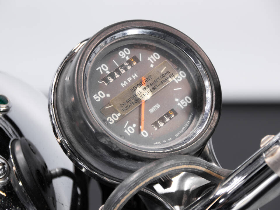 Image 15/28 of Triumph DUMMY (1973)