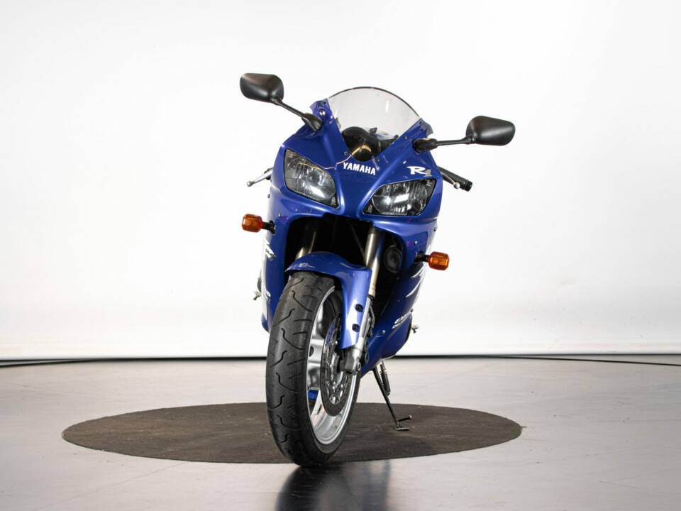 Immagine 7/50 di Yamaha YZF 1000 R1 (1998)