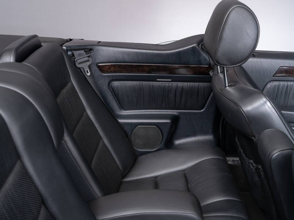 Image 22/28 of Mercedes-Benz E 320 &quot;Final Edition&quot; (1997)