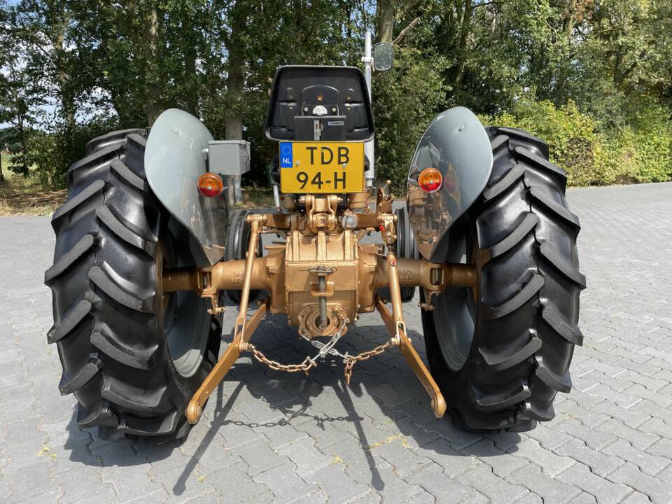 Image 6/8 of Massey-Ferguson MF 35 (1957)