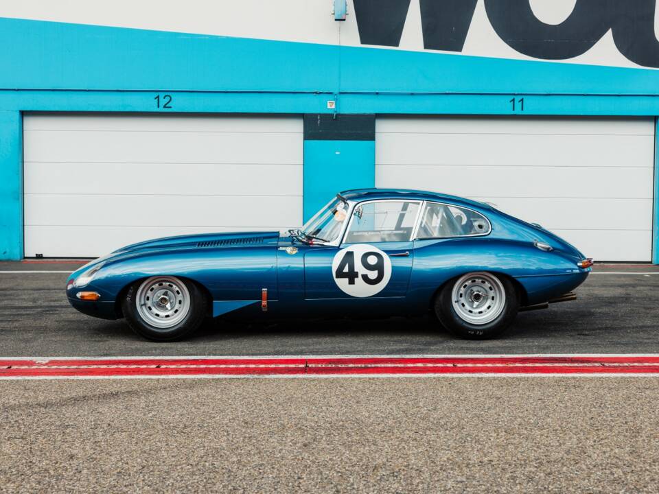 Afbeelding 2/20 van Jaguar E-Type "Semi-Lightweight" (1963)