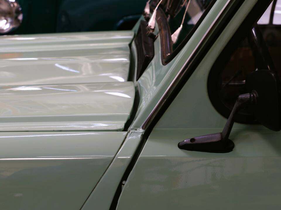 Image 13/33 de Renault R 4 TL (1981)