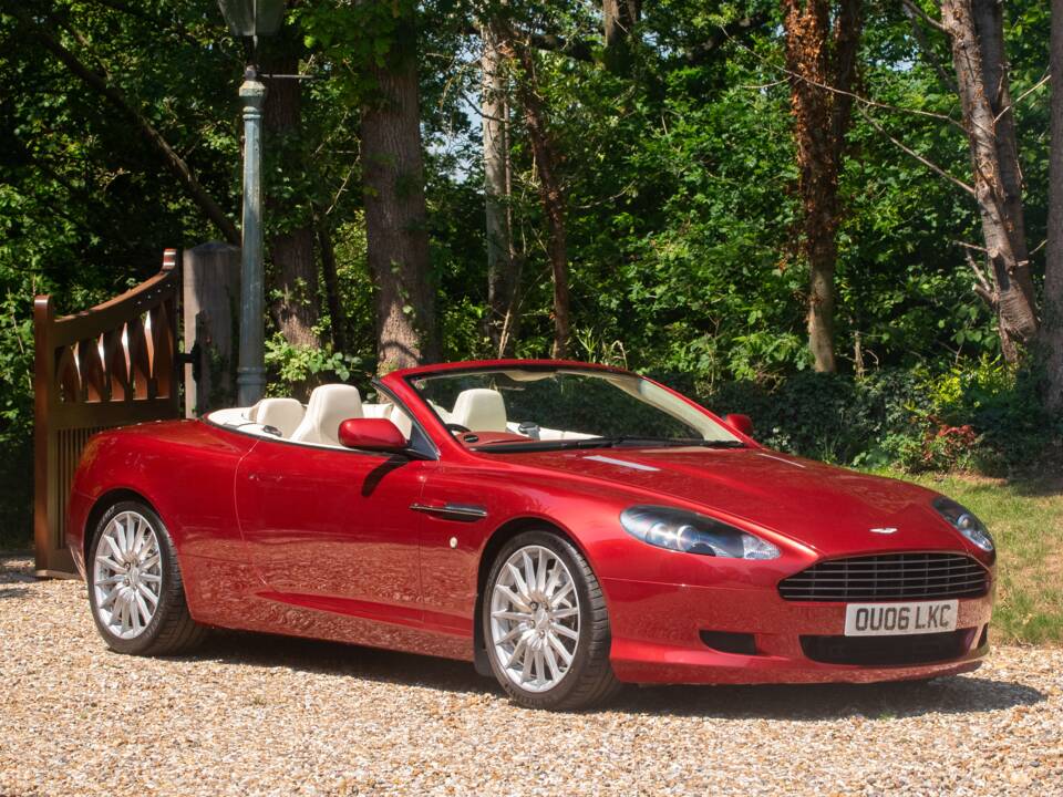 Image 11/50 of Aston Martin DB 9 Volante (2006)
