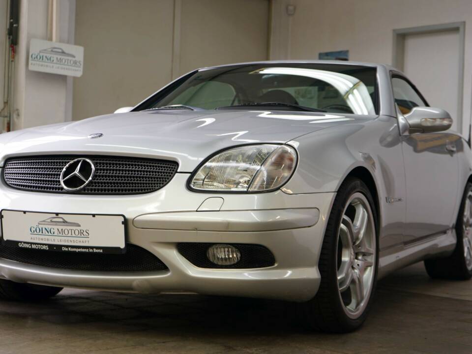 Immagine 6/50 di Mercedes-Benz SLK 32 AMG (2002)