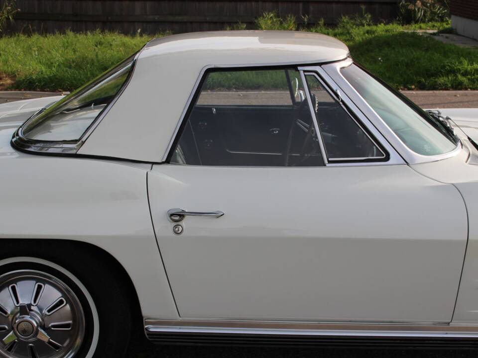 Bild 22/30 von Chevrolet Corvette Sting Ray Convertible (1964)