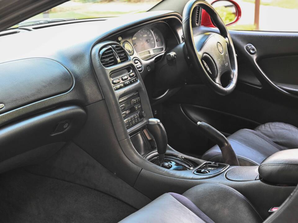 Image 4/35 of Holden Monaro CAPA F 320 C (2003)