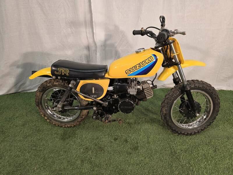 Image 1/10 of Suzuki DUMMY (1982)