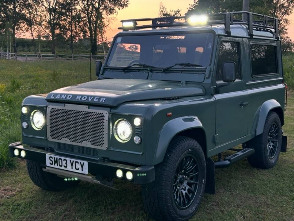 Image 2/62 de Land Rover Defender 90 (2003)