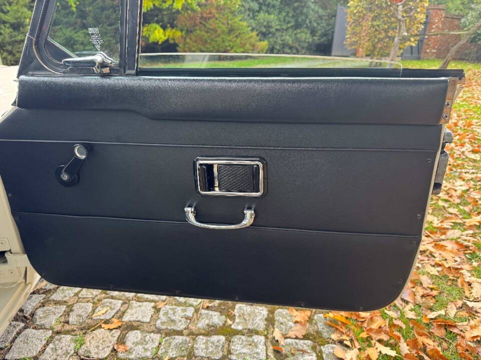 Bild 24/30 von MG MGC GT (1969)