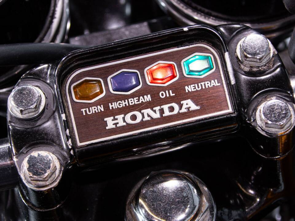 Bild 36/50 von Honda CB 500 Four (1975)