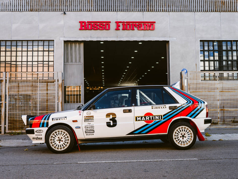 Image 2/26 of Lancia Delta 1.5 LX (1992)