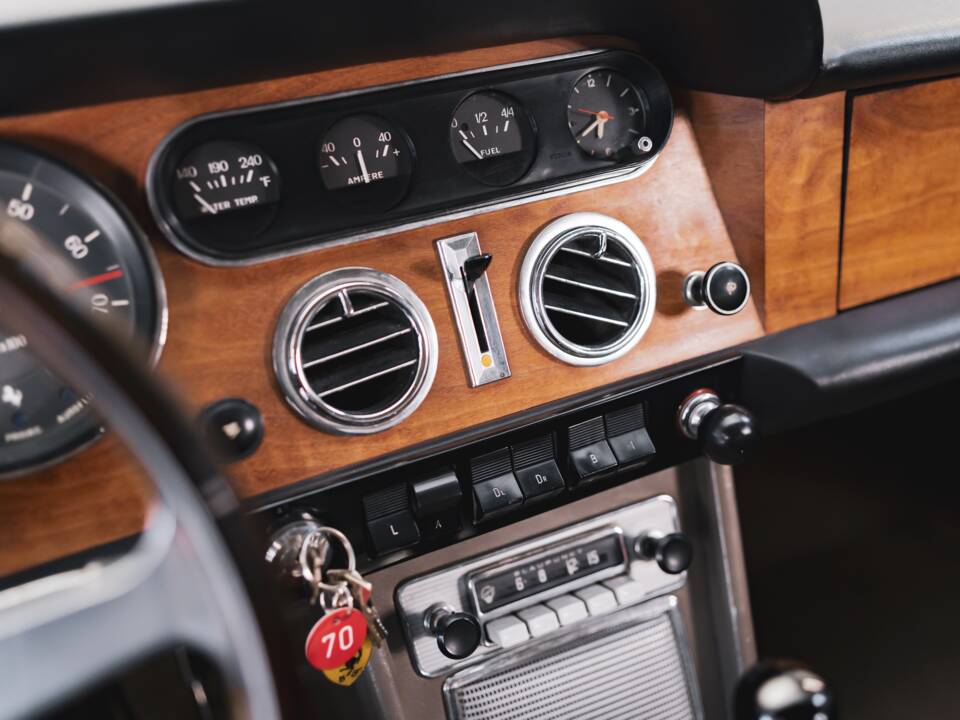 Image 86/100 of Ferrari 330 GT 2+2 (1965)