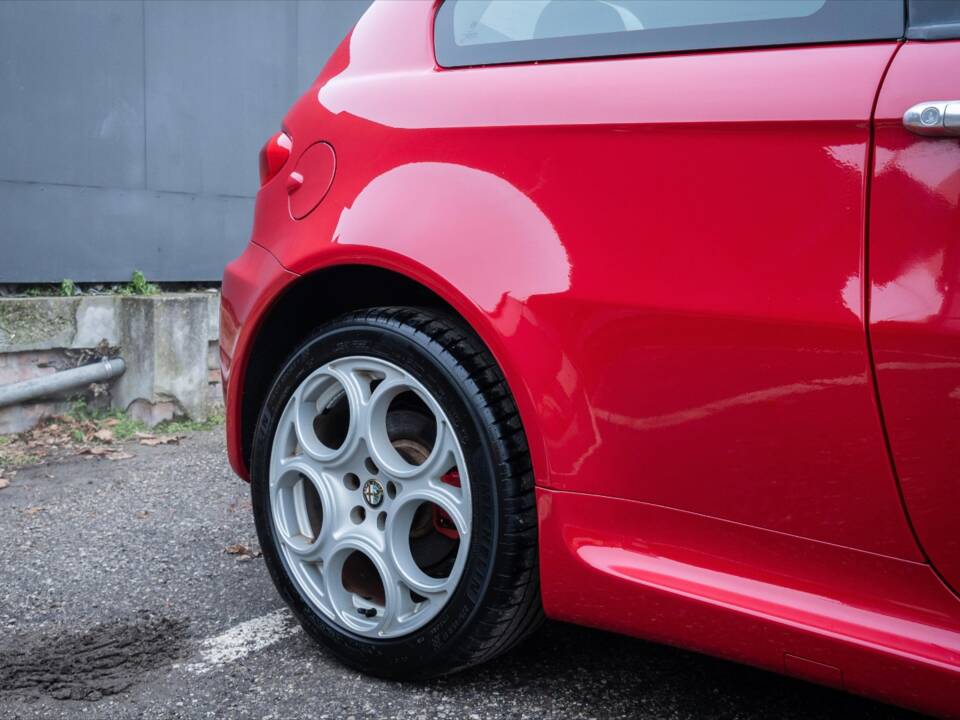 Immagine 8/15 di Alfa Romeo 147 3.2 GTA (2004)