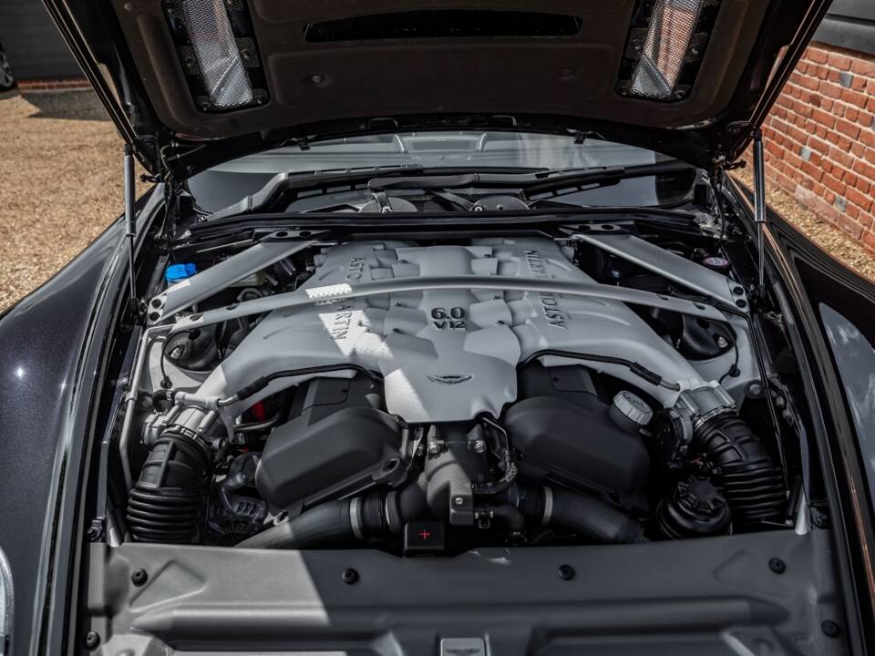 Image 5/59 of Aston Martin DBS (2012)