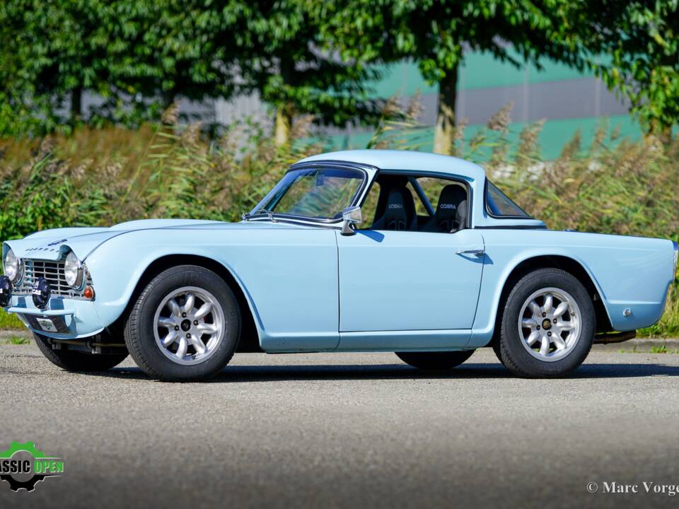 Image 21/43 of Triumph TR 4 (1962)