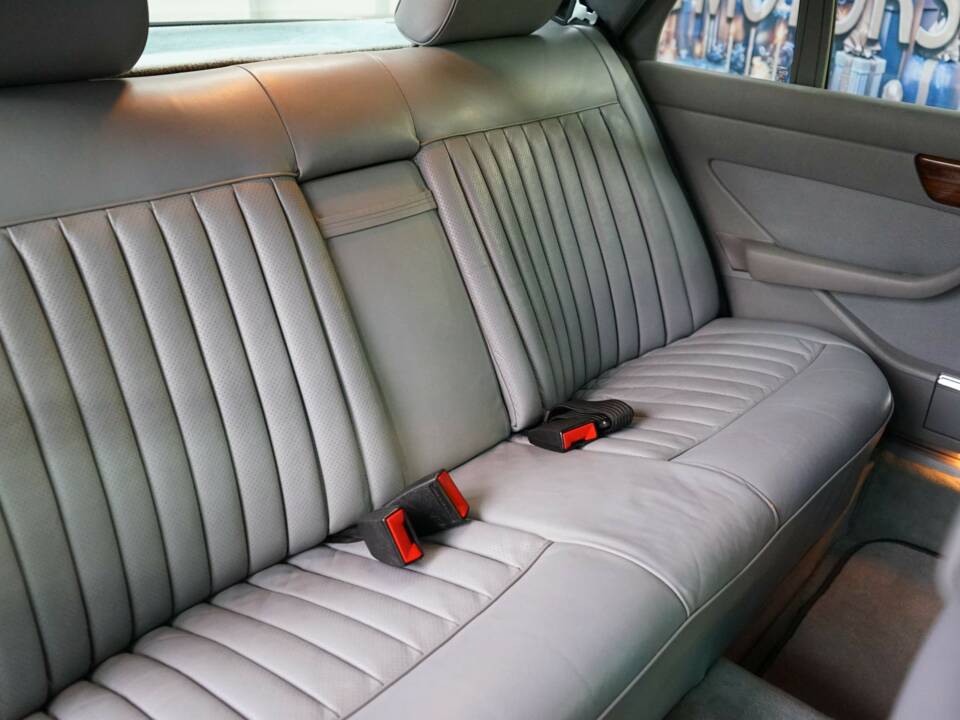 Immagine 27/42 di Mercedes-Benz 500 SEL (1982)