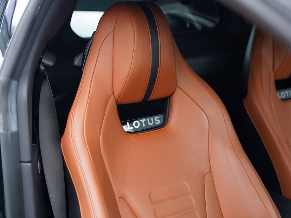 Immagine 17/50 di Lotus Emira (2023)