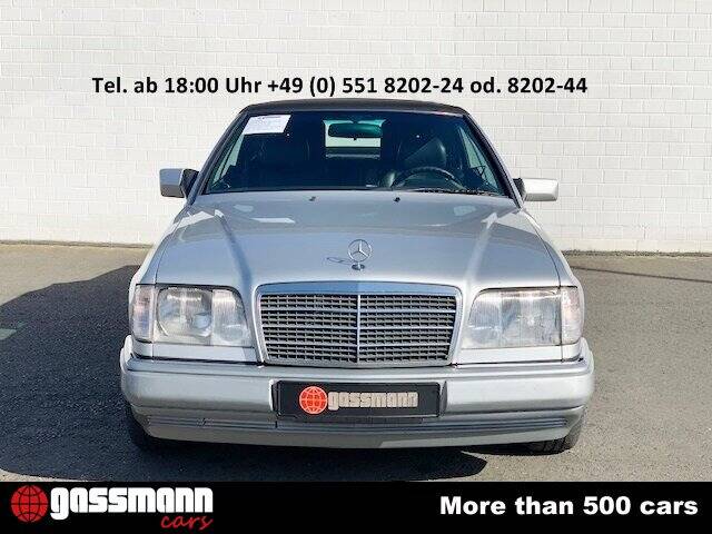 Image 2/15 de Mercedes-Benz E 200 (1995)