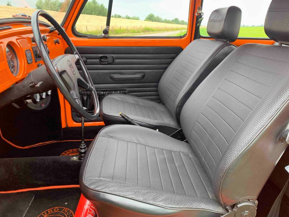 Image 2/8 of Volkswagen Beetle 1303 (1972)