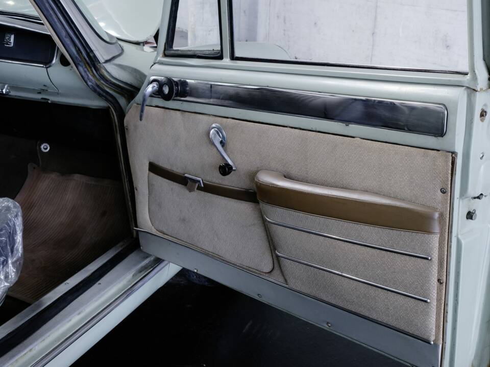 Image 31/48 of Alfa Romeo 2600 Berlina (1962)