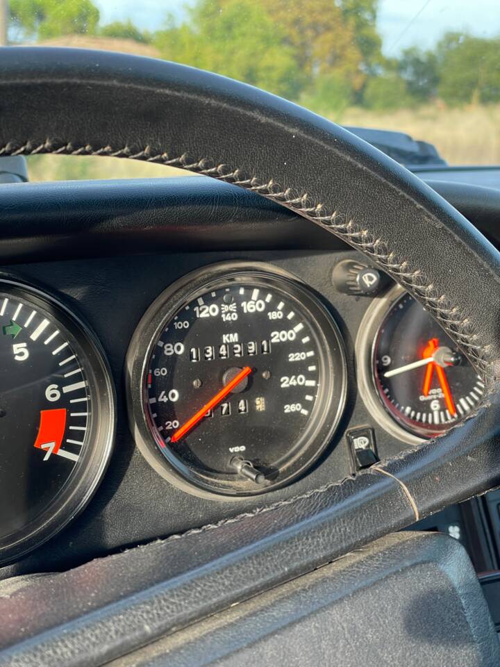 Bild 4/15 von Porsche 911 Carrera 3.2 (1985)