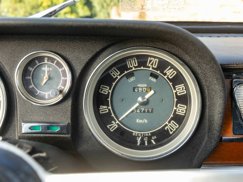 Afbeelding 28/50 van Alfa Romeo Giulia 1600 S (1968)