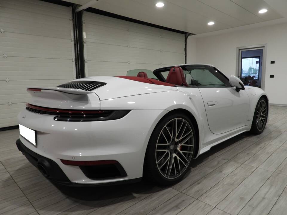 Image 4/15 de Porsche 911 Turbo (2021)