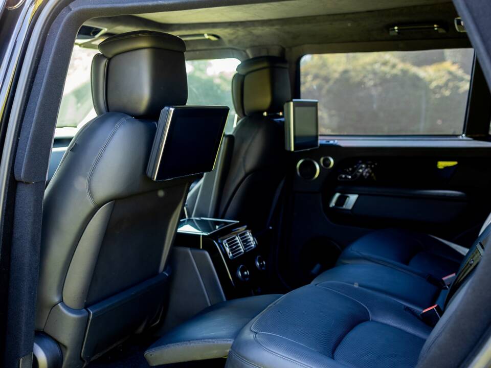 Image 8/49 of Land Rover Range Rover V8 Armoured (2022)