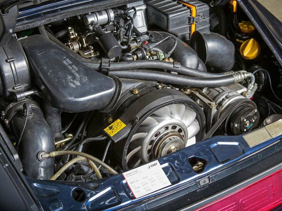 Bild 29/31 von Porsche 911 Carrera 2 (1992)
