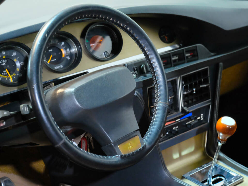 Image 19/28 of Citroën SM (1973)