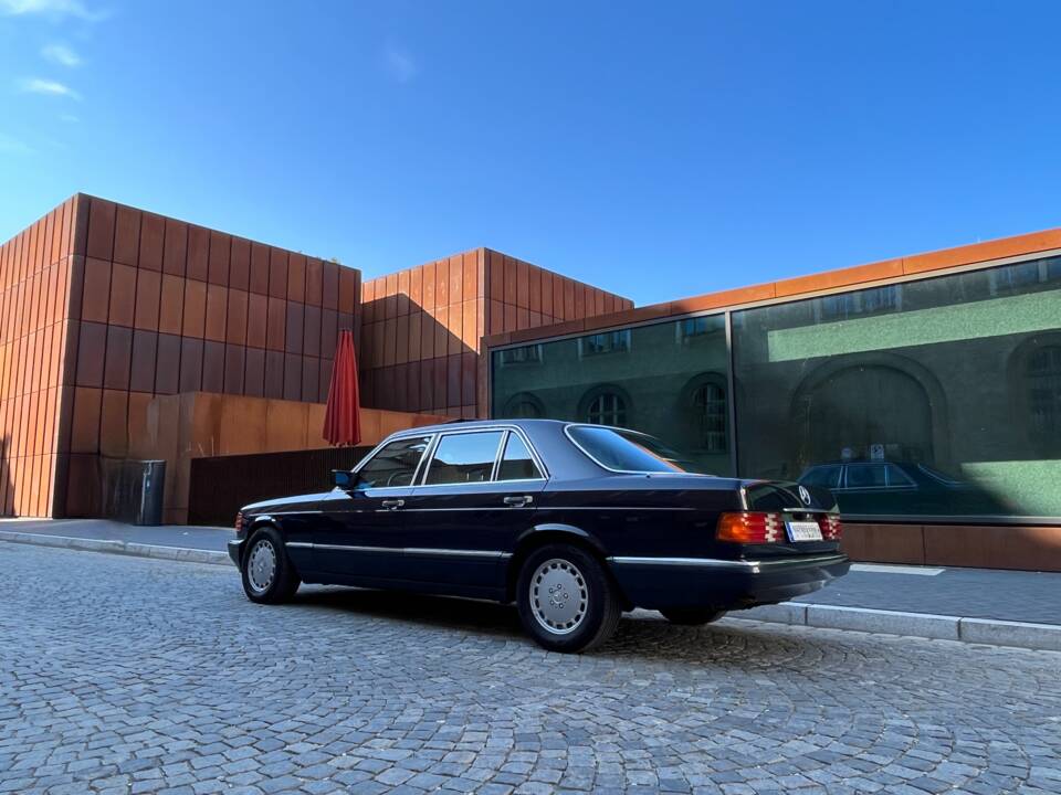 Bild 2/85 von Mercedes-Benz 560 SEL (1991)