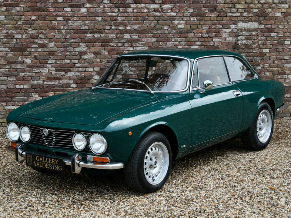Immagine 28/50 di Alfa Romeo 2000 GTV (1973)