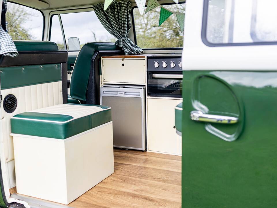 Image 7/50 of Volkswagen T2 Brasil Camper (1972)