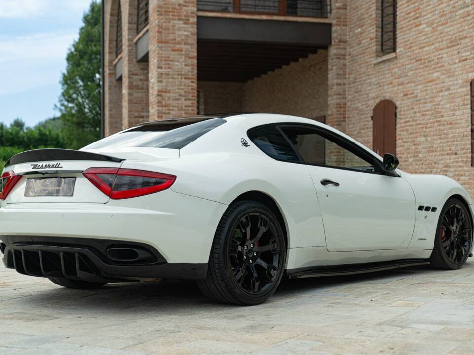 Bild 6/50 von Maserati GranTurismo 4.2 (2008)