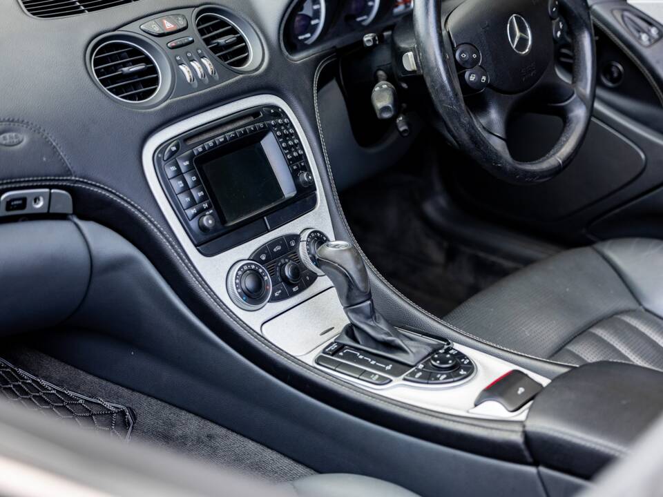 Bild 45/50 von Mercedes-Benz SL 55 AMG (2004)