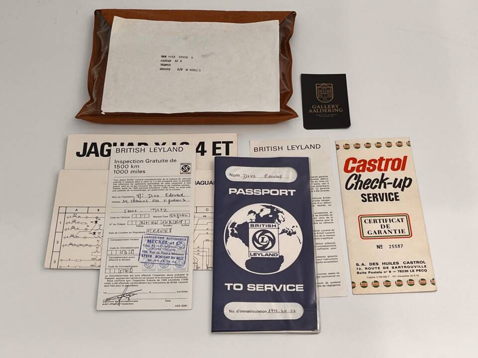 Bild 9/50 von Jaguar XJ 6 L 4.2 (1975)
